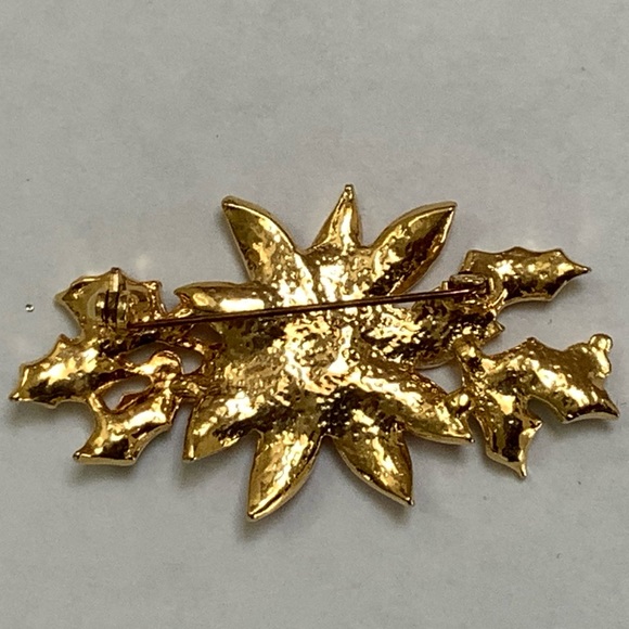 Poinsettia Brooch - Picture 3 of 5